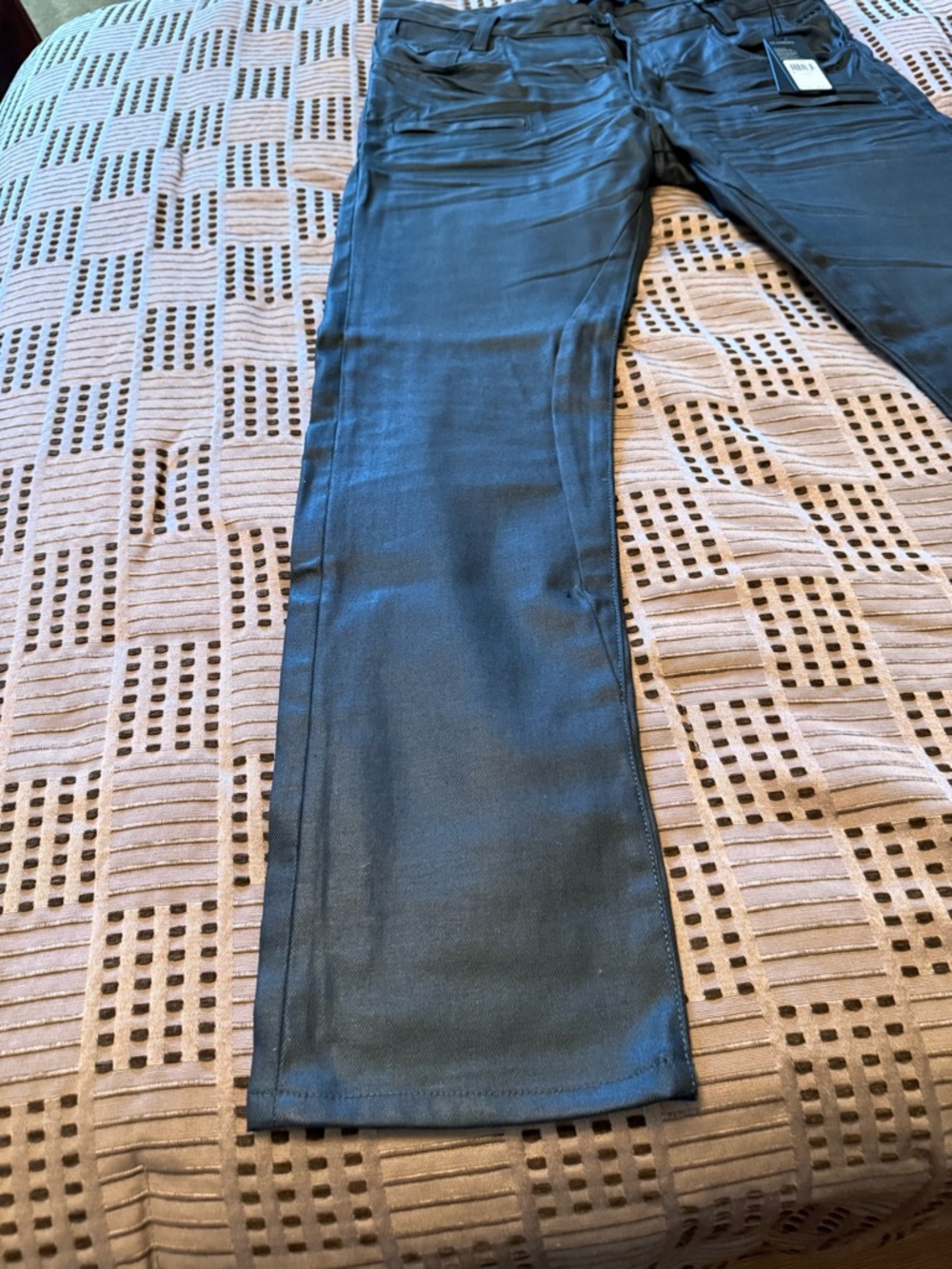 GUESS Men's Slim Black Denim Jeans with Logo Patch - Picture 4 of 5